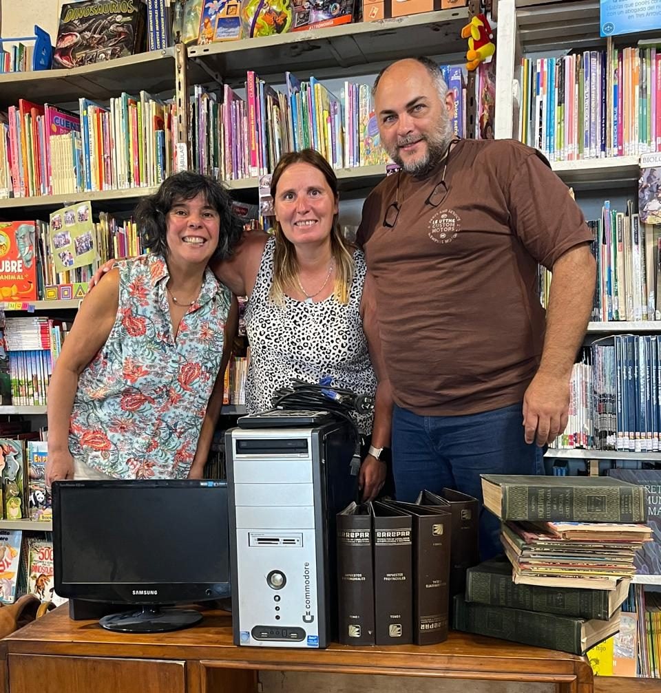 Rotary Libertad donó una computadora a la Meister