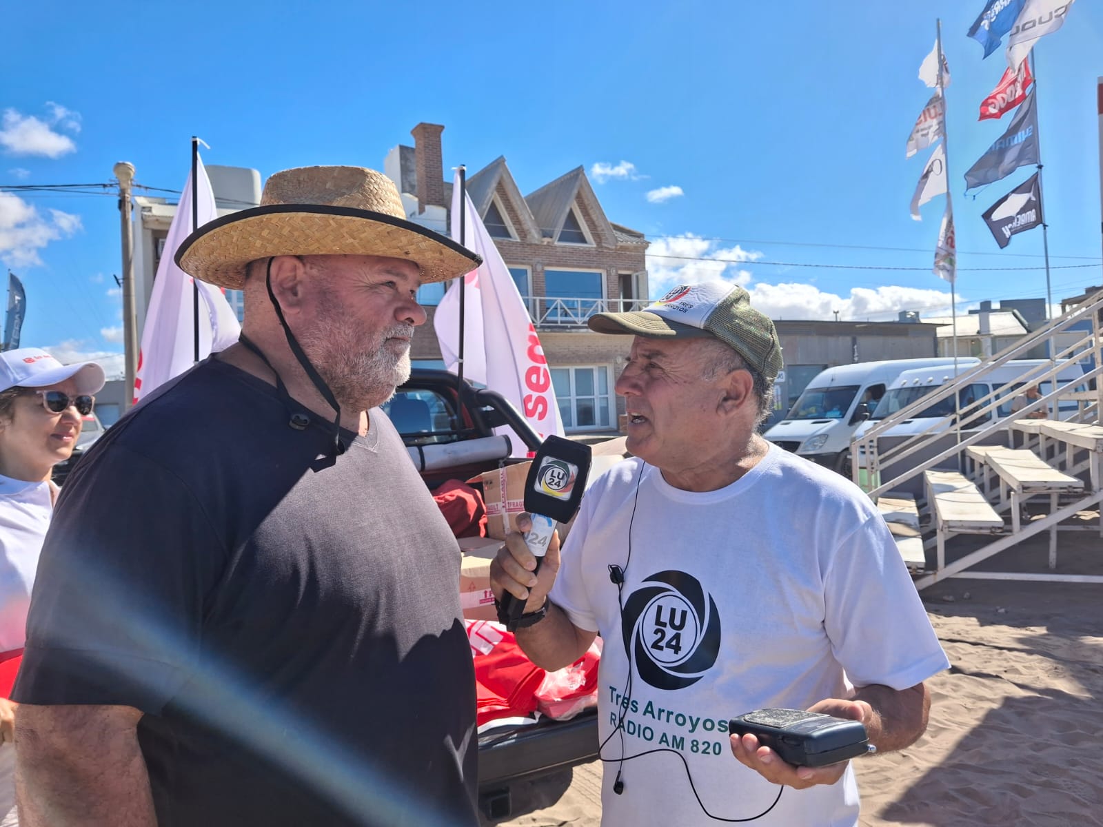 Sebastián Tascón promociona el servicio de auxilios de La Segunda