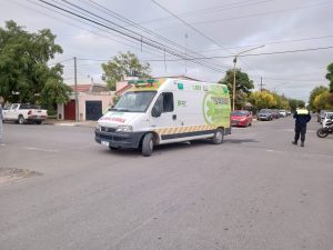 Accidente: Acompañante de motociclista derivada al hospital