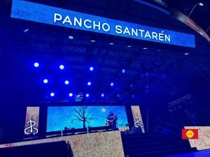 Autenticidad y emoción: “Pancho” Santarén cantó en casa