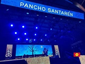Autenticidad y emoción: “Pancho” Santarén cantó en casa