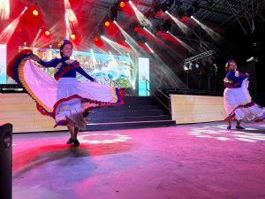 Las Colectividades trajeron color y diversidad en su presentación