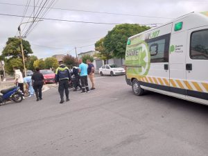 Accidente: Acompañante de motociclista derivada al hospital
