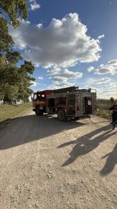 Vuelco en camino vecinal entre Descalzi e Indio Rico