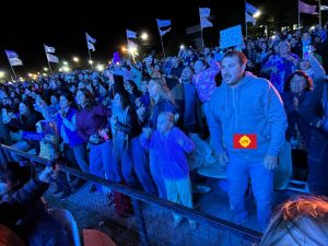 Imposible mejor cierre: Estalló la Fiesta con la actuación de Luck-Ra