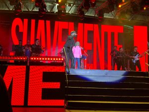 Imposible mejor cierre: Estalló la Fiesta con la actuación de Luck-Ra