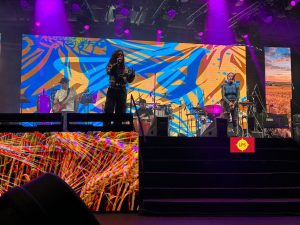 Kikina y su música. Personalidad y estilo en el escenario Mayor