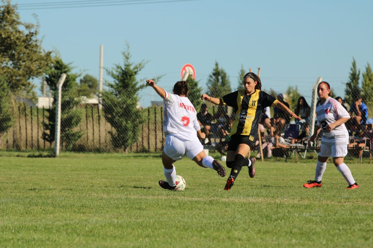 Fútbol Femenino:   Colegiales, Argentino y  Huracán ganaron en la primera fecha de la Copa Ciudad