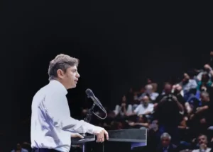 Kicillof, se reunirá con los Intendentes Provinciales para analizar el plan económico de Milei
