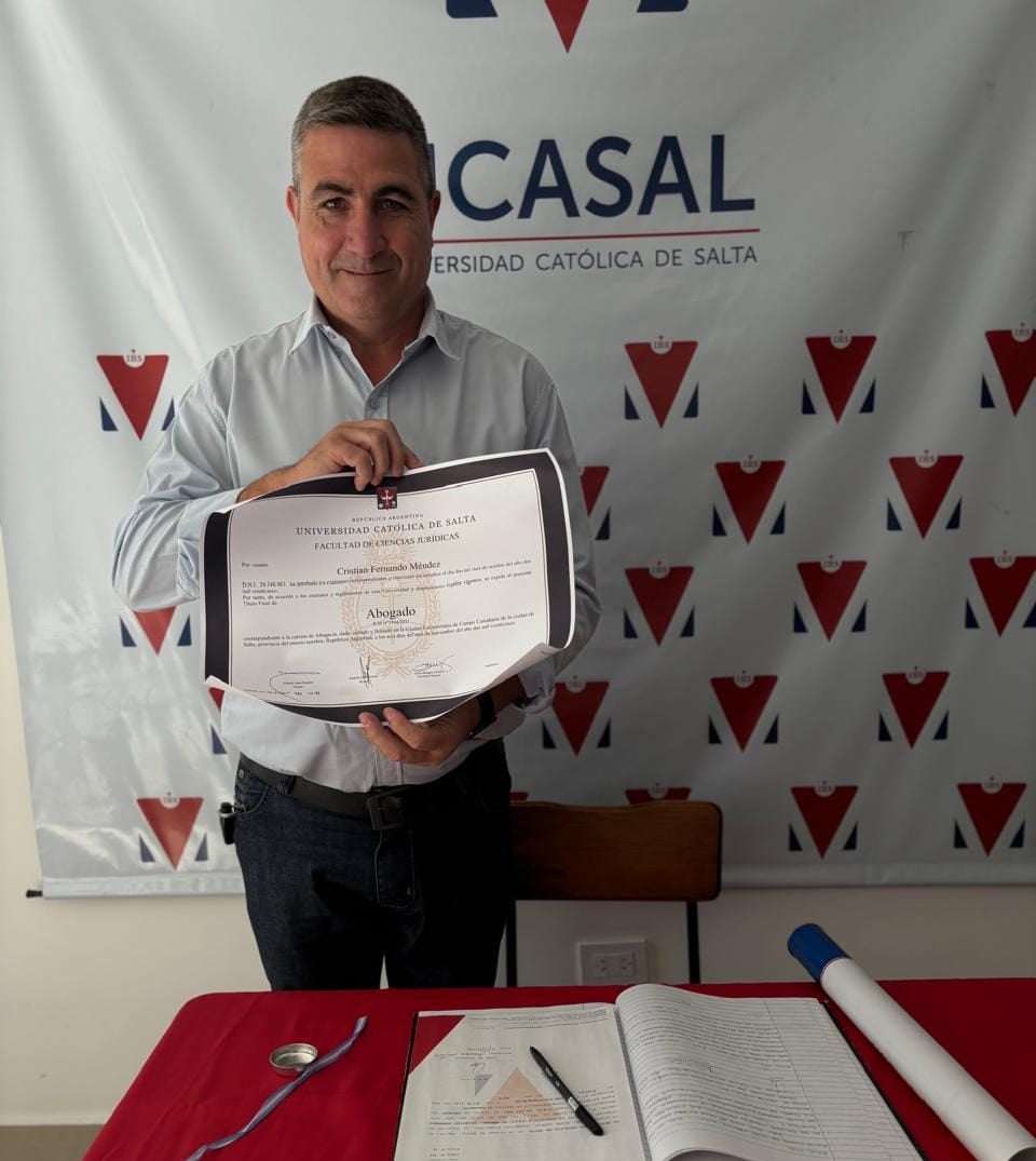 Nuevos graduados y apertura de inscripciones en el Centro de Estudios Universitarios