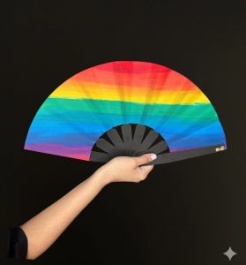 Moodit: la fábrica que transformó el abanico en el accesorio de moda del año