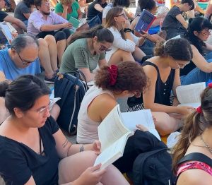 El fenómeno de los “Colectivos de Lectores”: cuando leer deja de ser un acto solitario