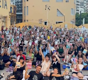 El fenómeno de los “Colectivos de Lectores”: cuando leer deja de ser un acto solitario