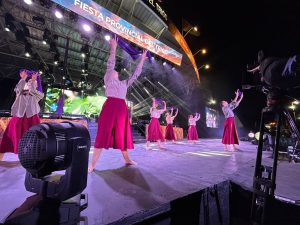 Gran apertura con el Ballet oficial con la temática de “Mujeres trabajadoras”