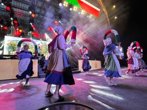 Las Colectividades trajeron color y diversidad en su presentación