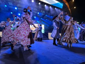Las Colectividades trajeron color y diversidad en su presentación
