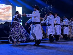 Las Colectividades trajeron color y diversidad en su presentación