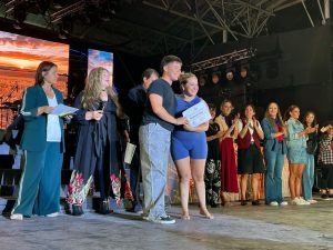 Reconocieron a grupos de danza en el Escenario Mayor