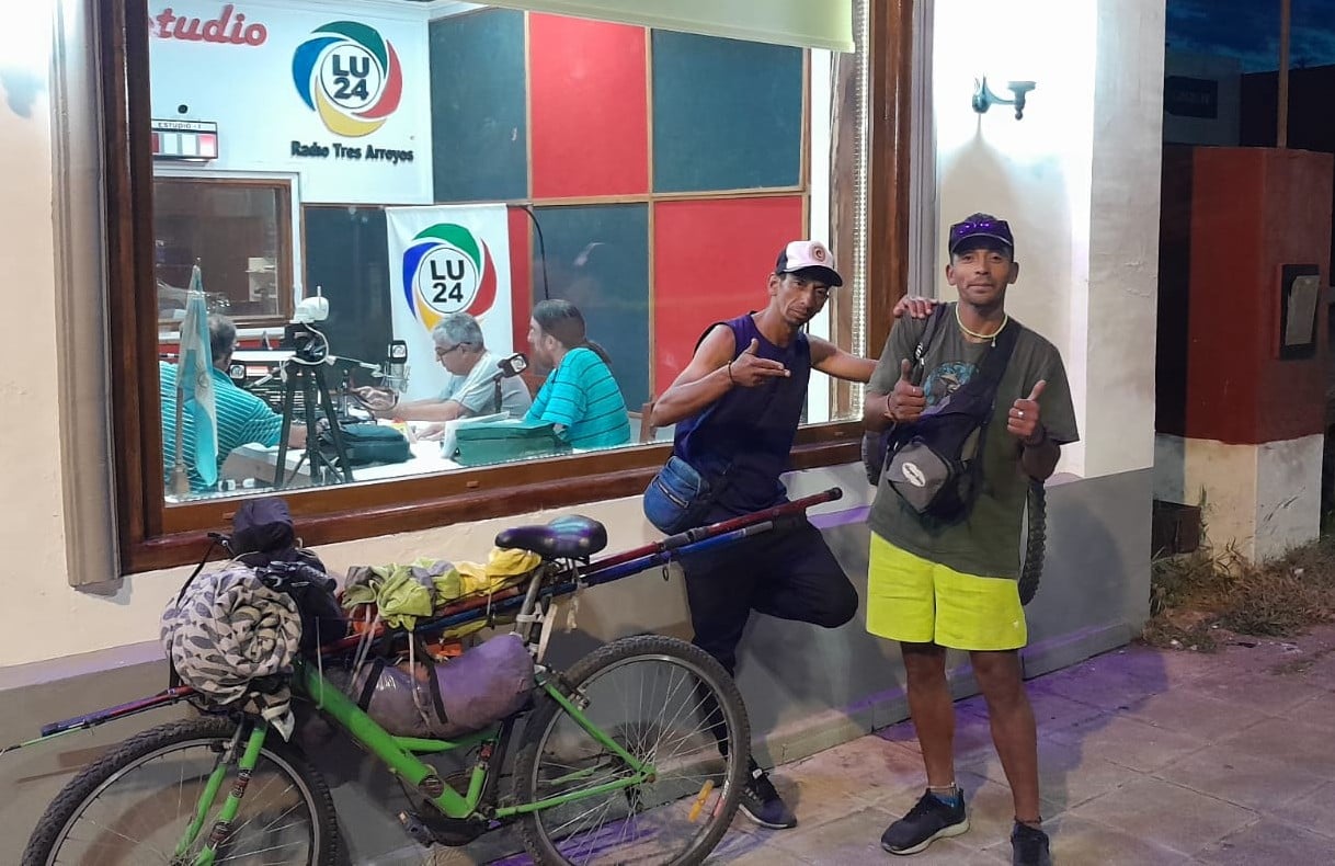 (audio)Ciclista va de Lanús a Bariloche para festejar el cumpleaños de su hermano