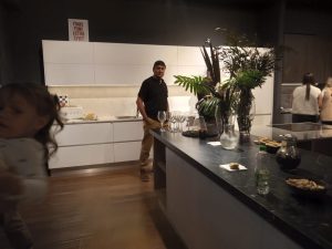 (video)Neostone Tres Arroyos abrió  en 25 de Mayo 365