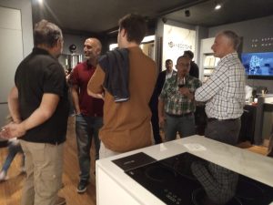 (video)Neostone Tres Arroyos abrió  en 25 de Mayo 365