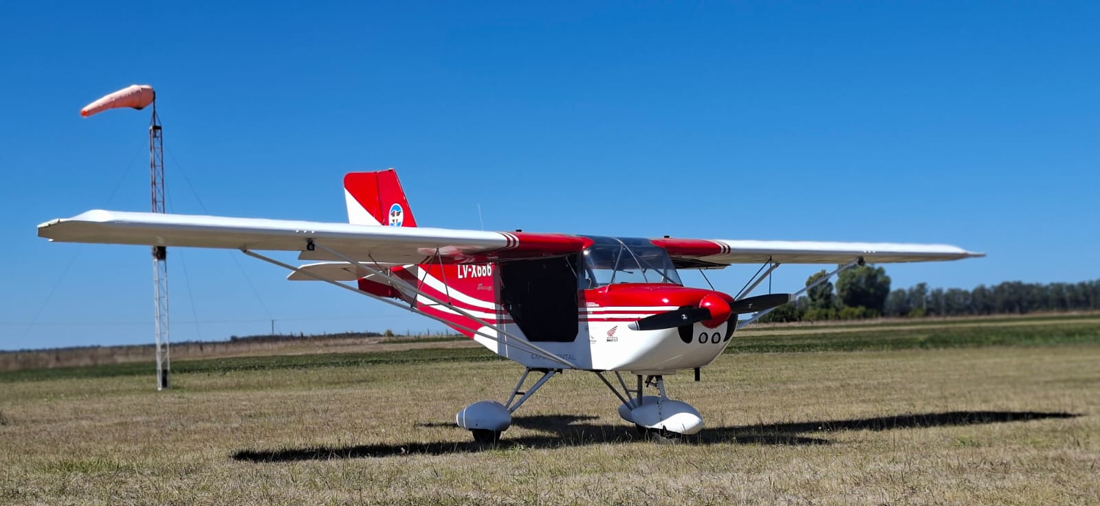 (audio) Gustavo Uzcudun, el experto que conquistó el cielo con su propio avión