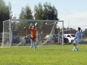 Fútbol del Ascenso: Alumni Ganó y es puntero invicto