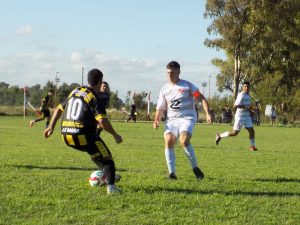 Fútbol del Ascenso: Alumni Ganó y es puntero invicto