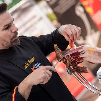 Mendocino que ganó el campeonato de cortadores de jamón va por el Mundial (audio)