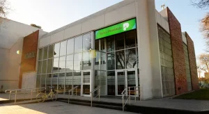 Desde este miércoles, los bancos cambian su horario de atención