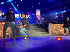 Con una fusión de estilos, Buena Vibra hizo un gran show