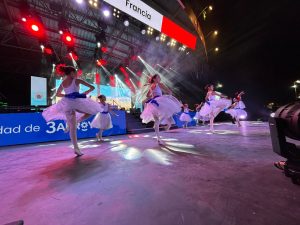 Las Colectividades trajeron color y diversidad en su presentación