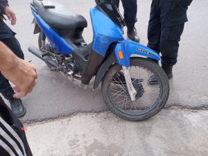 Accidente: Acompañante de motociclista derivada al hospital