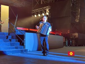 Imposible mejor cierre: Estalló la Fiesta con la actuación de Luck-Ra
