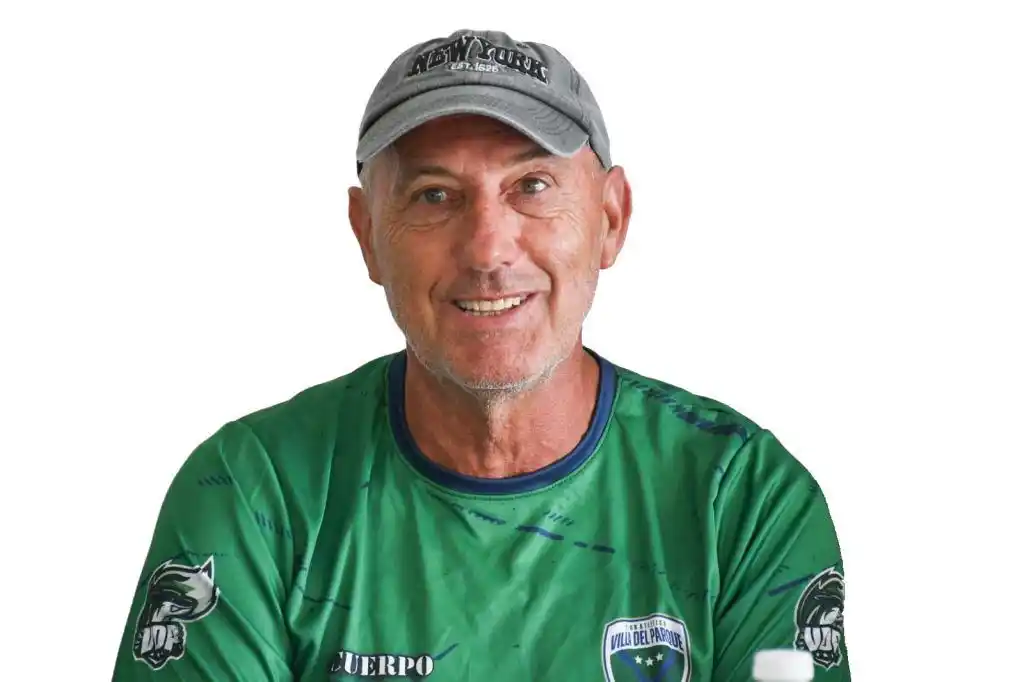 Sorpresa … Daniel Cubano Fernández renunció como DT de Villa