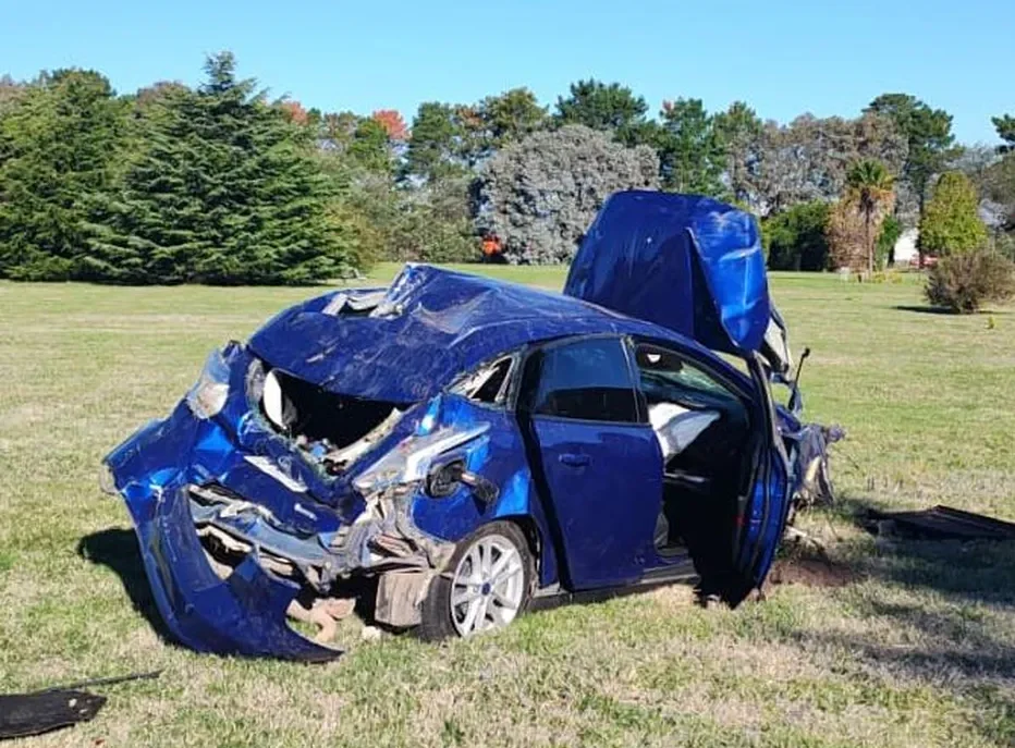 Se despistó de la ruta y terminó en el cementerio