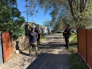 Aprehendido con cocaína en la vía pública. Allanan su casa y hallan marihuana