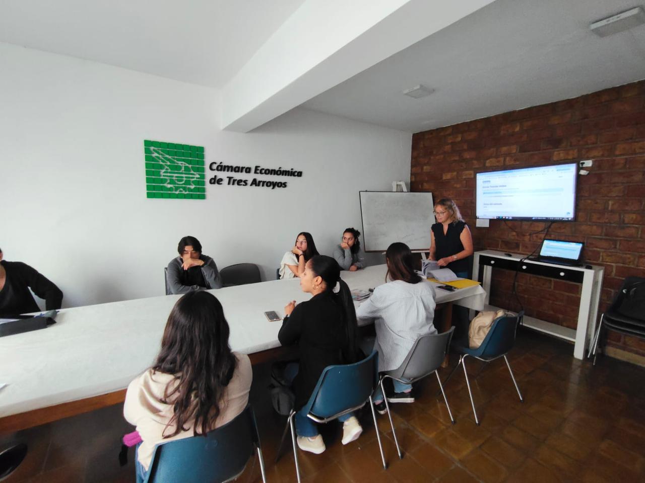 Continúan abiertas las inscripciones al Curso de Mandatario Automotor en la Cámara Económica