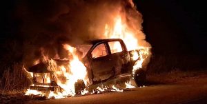 En ruta 85: Fuego devora camioneta. Sin heridos