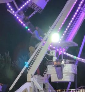  Podría haber sido una tragedia: se trabó la vuelta al mundo del parque de diversiones
