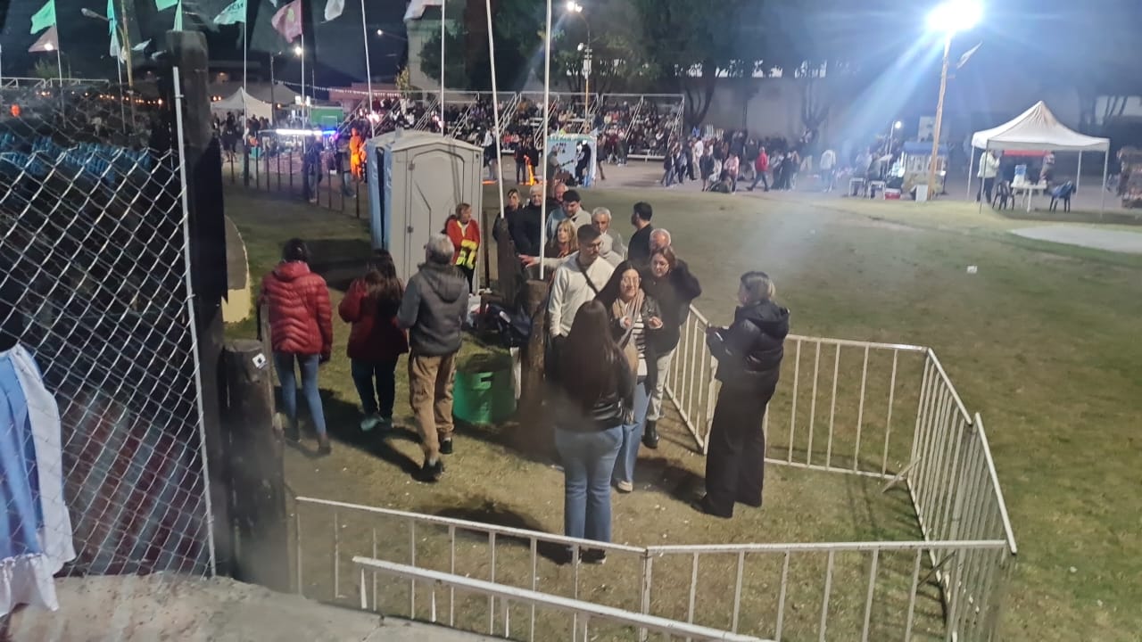 Con buen criterio habilitaron el libre ingreso a las plateas (video)
