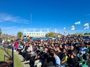 Tres Arroyos celebró sus 142 años con un emotivo acto y gran participación de la comunidad