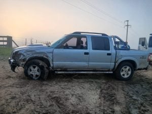 Suarez:  una camioneta atropelló ciclomotor y dejó dos víctimas fatales