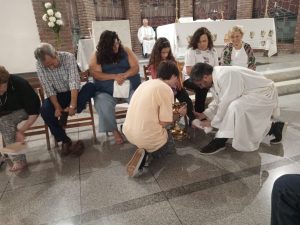 En la Parroquia Nuestra Sra. de Luján: Se realizó el tradicional lavado de pies