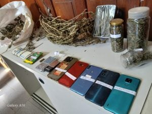 Impresionante operativo policial en la madrugada: 6 presos, 8 allanamientos, droga secuestrada (video)