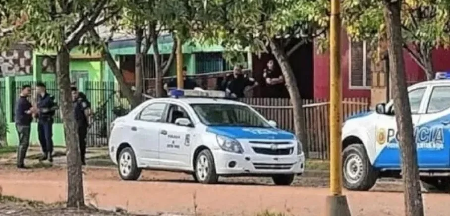 Discapacitada llevaba días muerta en su casa, la policía halló el cadáver y a sus padres cenando