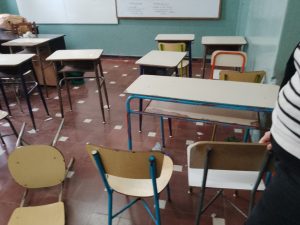 En la Escuela 26: Padres se quejan de que el secundario deja aulas y baños sin higiene