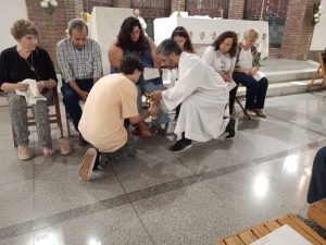 En la Parroquia Nuestra Sra. de Luján: Se realizó el tradicional lavado de pies