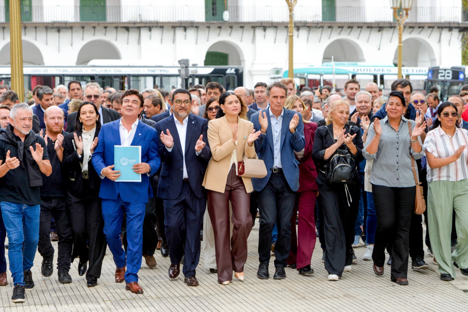 Miguel Gargaglione participó de un reclamo conjunto por la Obra Pública