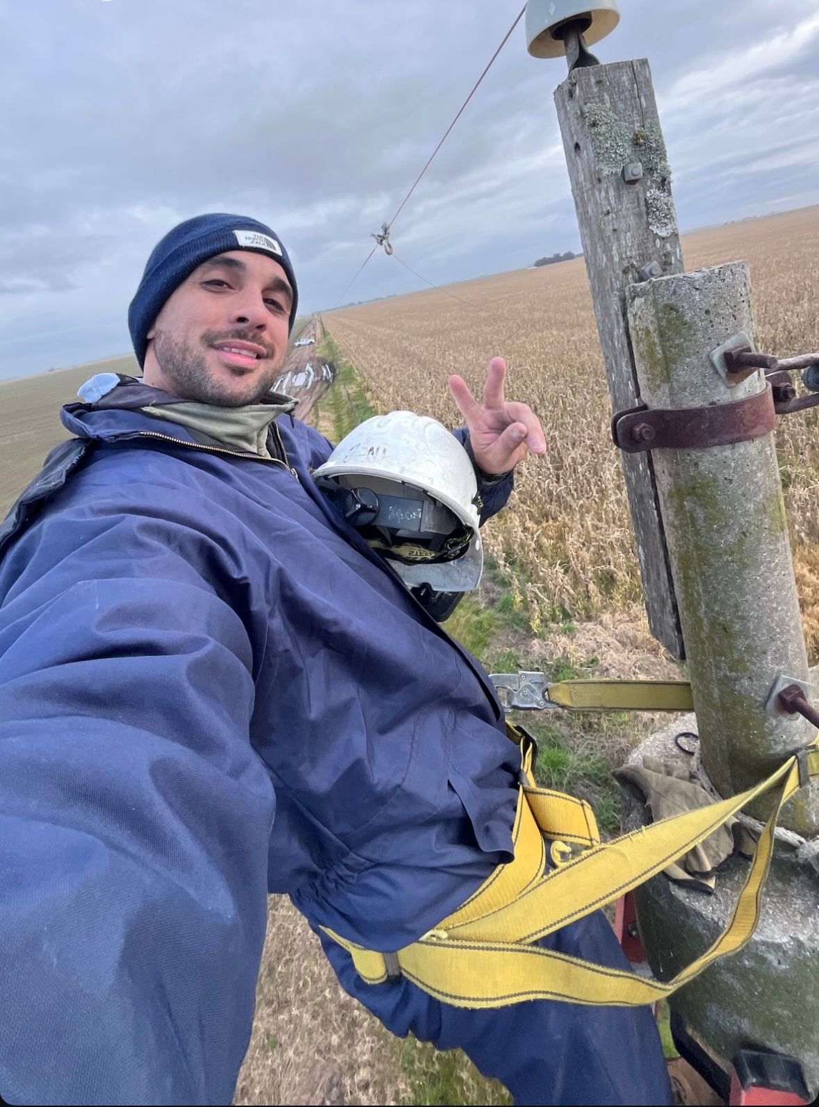 (audio) Jonathan Schneider: el trabajador que revoluciona las redes como “Liniero Argentino